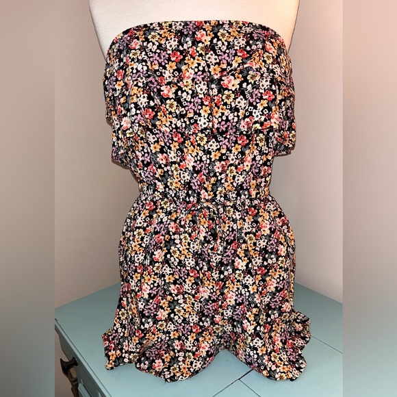 3/25$ 🛒 Lily Morgan strapless romper - Picture 2 of 9